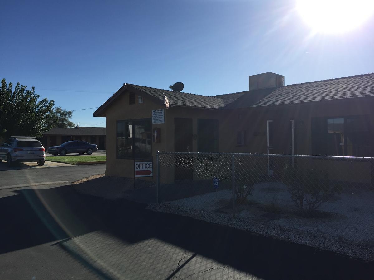 Black Horse Motel Apple Valley Exterior photo