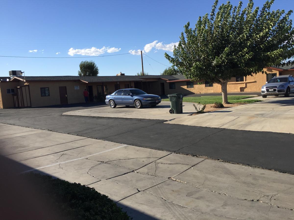 Black Horse Motel Apple Valley Exterior photo